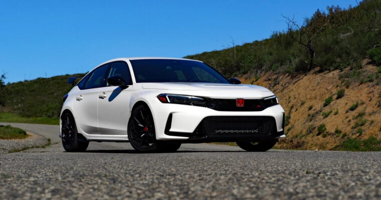 El Honda Civic Type R 2025 tiene un aumento de precio de $800 en comparación con el 2024.