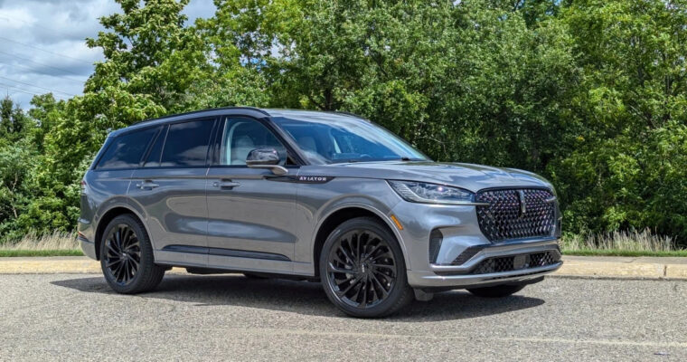 Primera prueba de conducción del Lincoln Aviator 2025: sigue siendo un hermoso ejemplo de lujo americano.