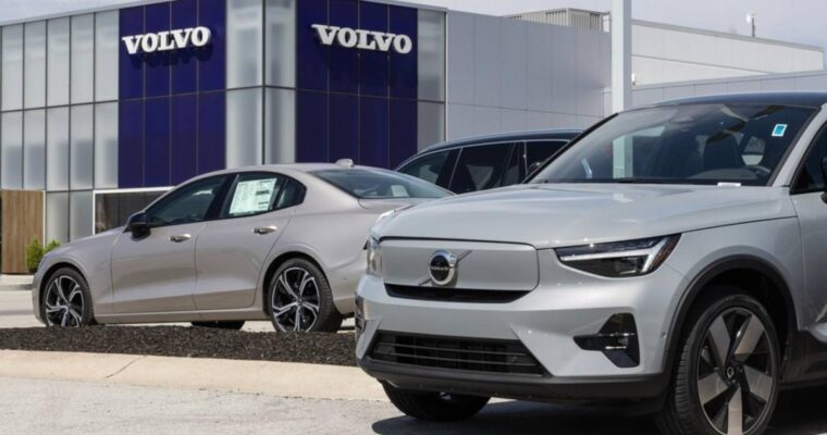 Volvo Retrocede de su Compromiso para 2030 de Todos los Vehículos Eléctricos a favor de un Enfoque Híbrido: Esto es lo que Viene Ahora